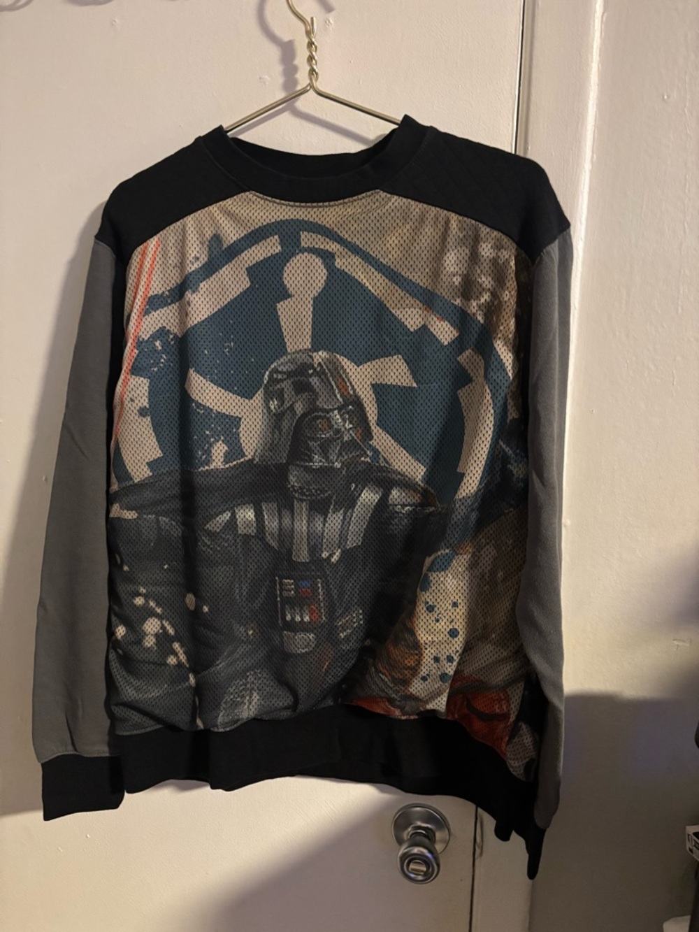 Star Wars Darth Vader Sweatshirt Women’s Small Mesh Front Graphic Crewneck
(927)